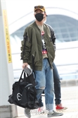 B1A4(비원에이포) 바로, 운동선수 포스 풍기며~ (인천공항 출국)