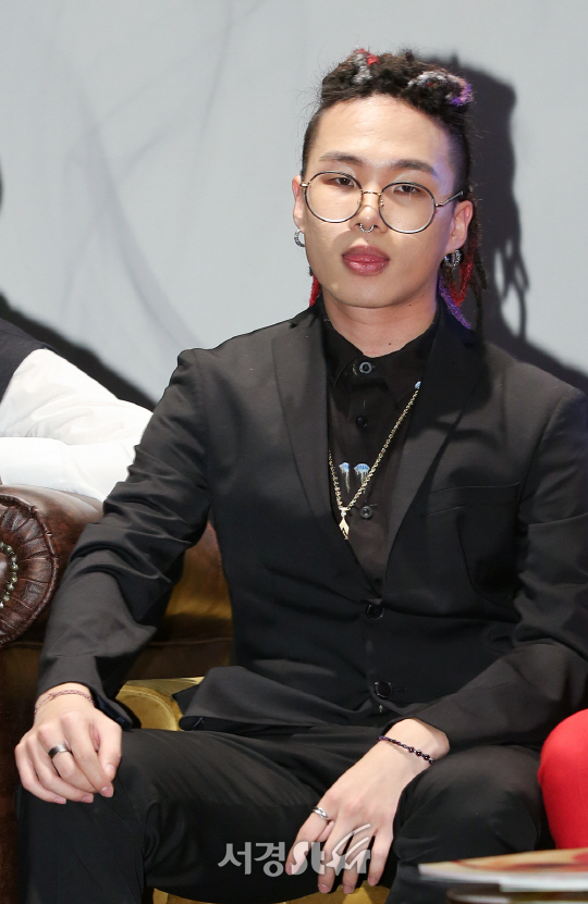 우디고차일드, '악세서리 풀 장착'