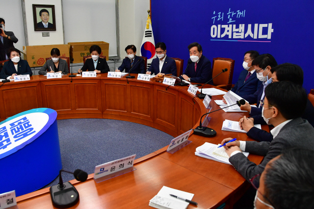 민주당 지도부 '3%룰' 충돌, '중국에 기술 뺏긴 악몽' vs '과장된 선동'