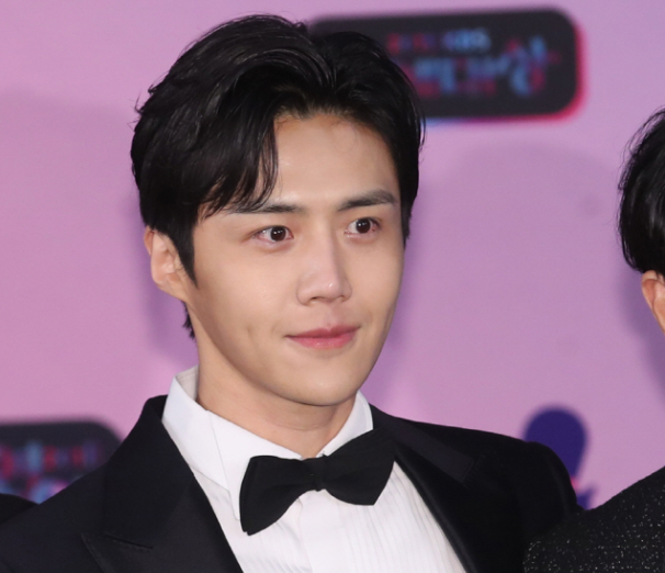 '진실 묻혀선 안돼' 김선호 지인 주장 네티즌, 폭로 예고 '파장'