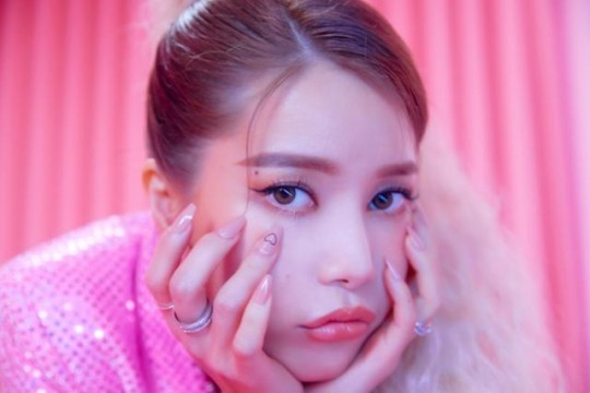 [인터뷰] 마마무 솔라 '하나라도 더 도전하고 죽어야 하지 않을까요?'