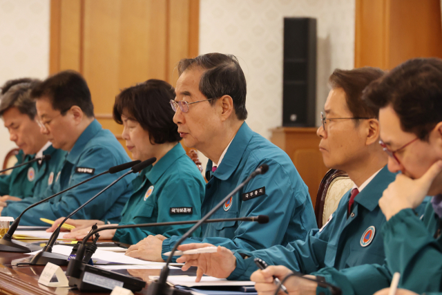 격화하는 의대정원 증원 여론전… 政 “자료공개, 재판 방해” 醫 '국가대계, 주술영역 아냐'