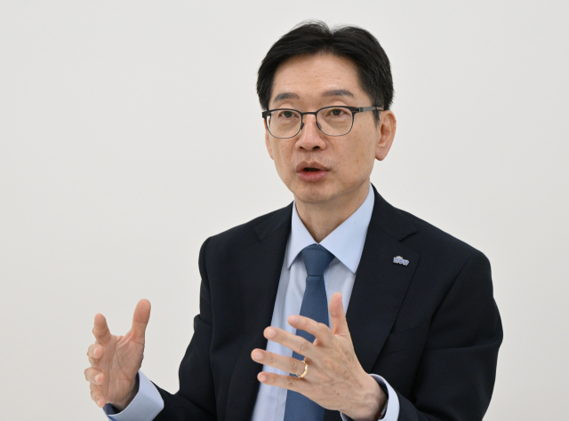‘노무현의 어법’ 장착한 김경수…“지속가능한 선진국 물려줘야”